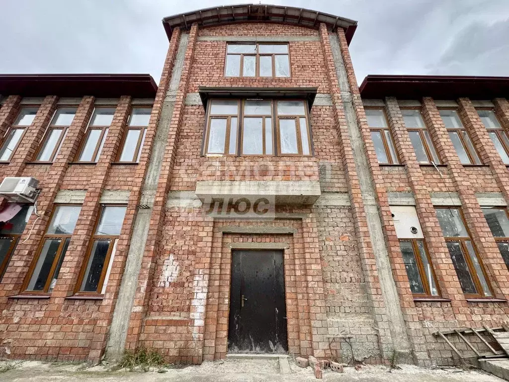 Дом в Дагестан, Махачкала ул. 1-я Аварская, 3 (700 м) - Фото 1