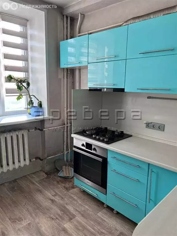 3-комнатная квартира: Красноярск, улица Калинина, 2А (75 м) - Фото 0