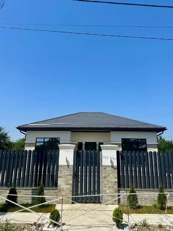 Дом в Адыгея, Тахтамукайский район, Яблоновский пгт ул. Дружбы (132 м) - Фото 2