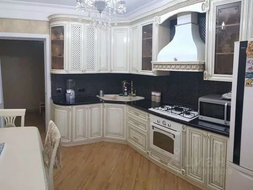 4-к кв. Дагестан, Махачкала ул. Абдулхакима Исмаилова (90.0 м) - Фото 0