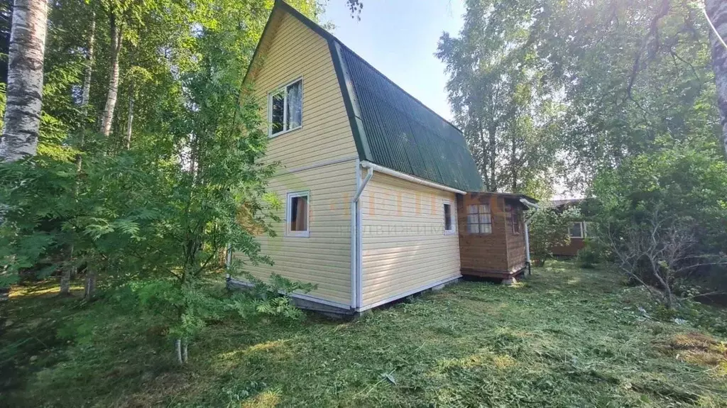 Дом в Ленинградская область, Выборгский район, Рощинское городское ... - Фото 1
