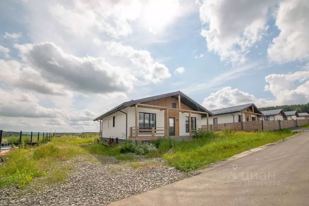 Коттедж в Свердловская область, Сысертский городской округ, д. Малое ... - Фото 0