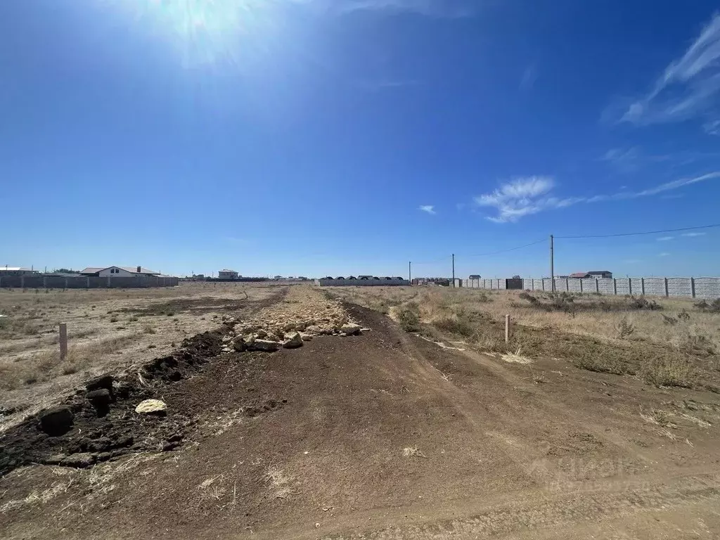 Участок в Крым, Сакский район, Уютненское с/пос ул. Мариинская (6.0 ... - Фото 1