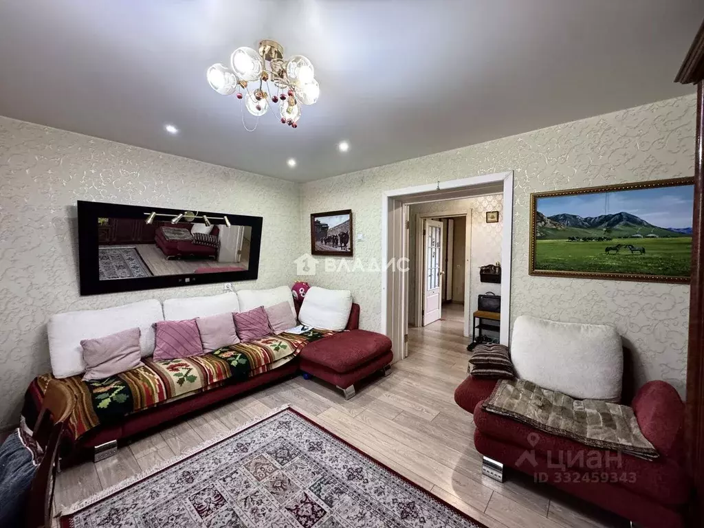3-к кв. Бурятия, Улан-Удэ Комсомольская ул., 16 (72.0 м) - Фото 1
