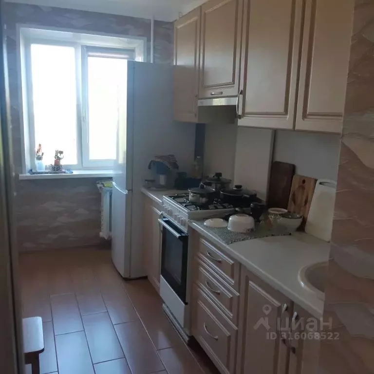 3-к кв. Волгоградская область, Волжский ул. Наримана Нариманова, 25 ... - Фото 0