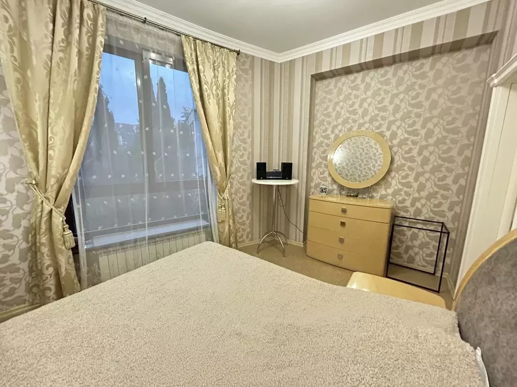 2-к кв. Крым, Ялта ул. Ломоносова, 25 (68.0 м) - Фото 0