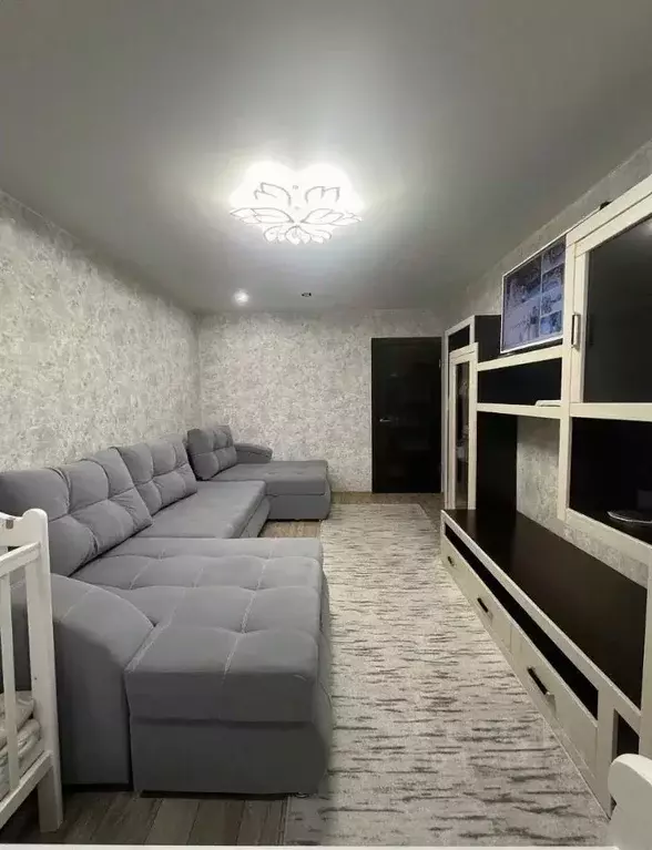 2-к кв. Татарстан, Зеленодольск Степная ул., 2 (50.2 м) - Фото 1