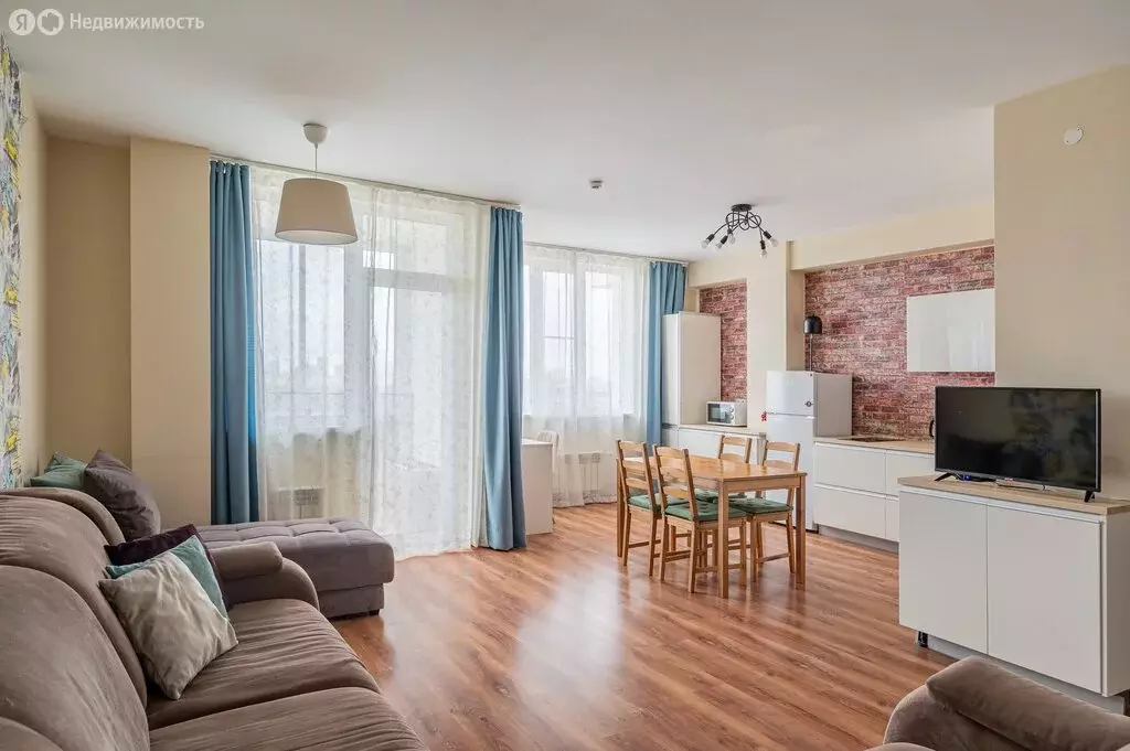 2-комнатная квартира: Екатеринбург, улица Блюхера, 16Б (81.3 м) - Фото 1