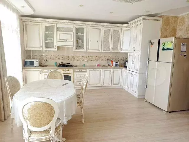 3-к. квартира, 130 м, 3/9 эт. - Фото 0