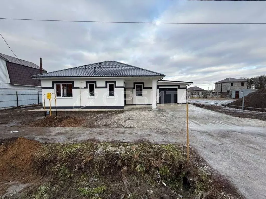 Дом в Тюменская область, Тюменский муниципальный округ, д. Ушакова ул. ... - Фото 1