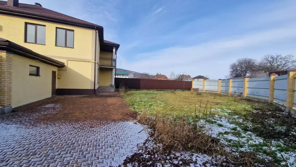 Таунхаус в Ставропольский край, Пятигорск городской округ, пос. ... - Фото 1