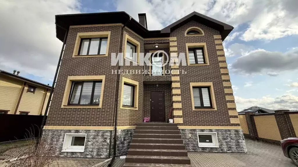 Коттедж в Владимирская область, Ковров ул. Владимирова, 10 (398 м) - Фото 2