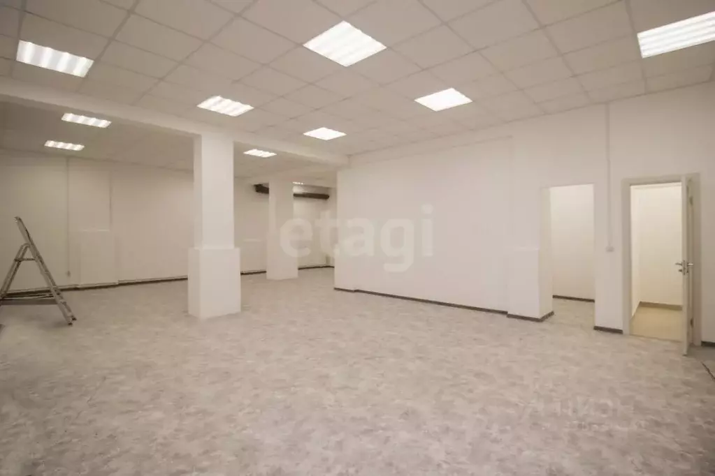 Торговая площадь в Калужская область, Калуга ул. Пухова, 56 (200 м) - Фото 1