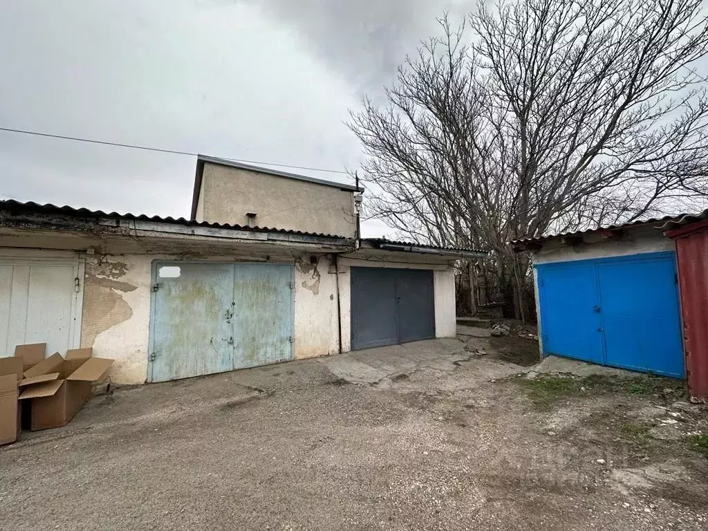 Гараж в Крым, Симферополь ул. Суходольная, 25 (30 м) - Фото 0