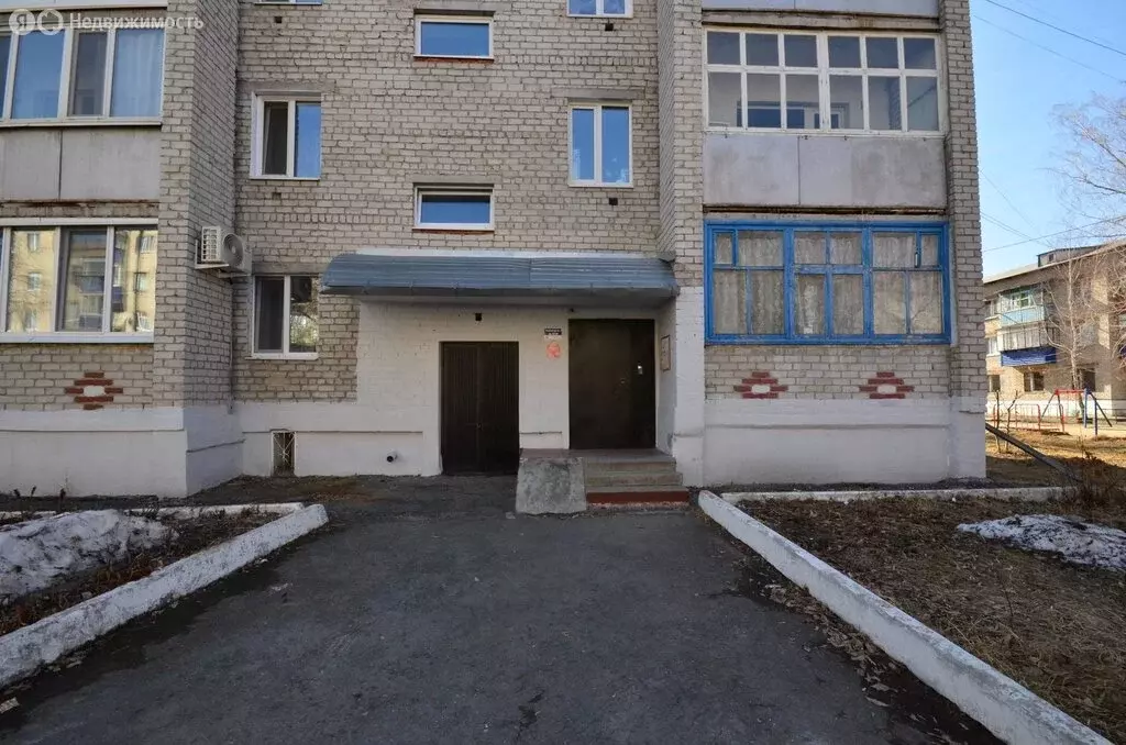 2-комнатная квартира: Ялуторовск, улица 50 лет Октября, 8А (50 м) - Фото 2
