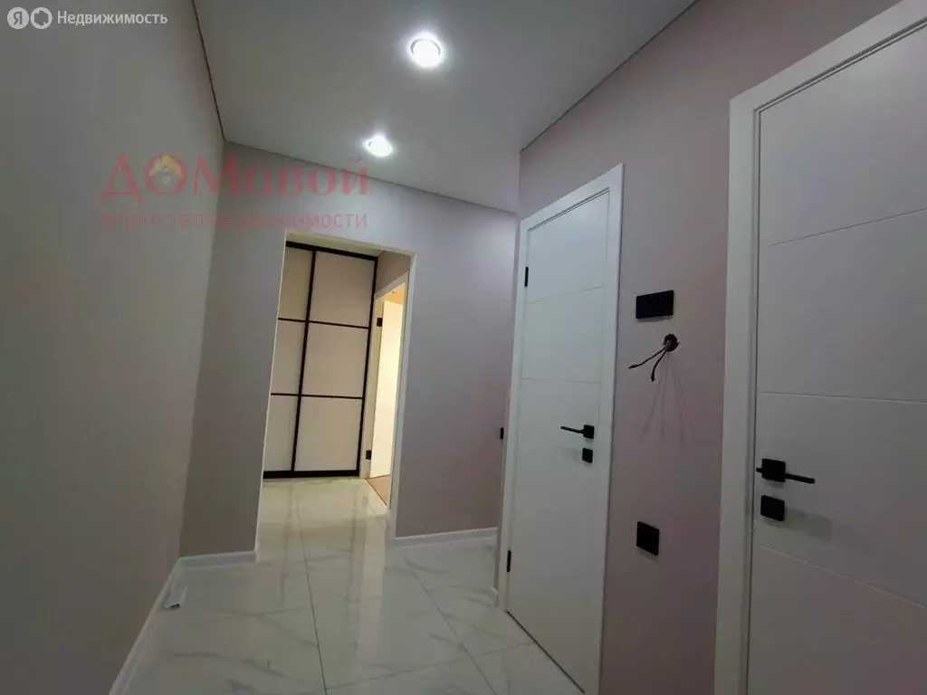 2-комнатная квартира: Смоленск, улица Попова, 113Г (62 м) - Фото 1