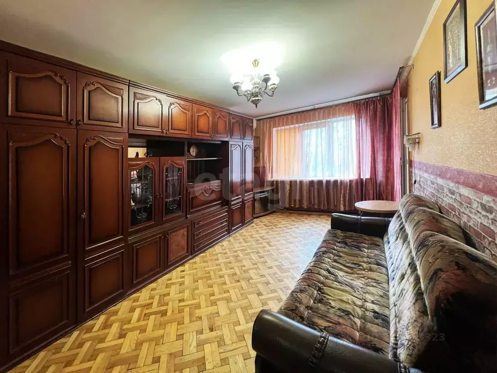 3-к кв. Крым, Симферополь ул. 60 лет Октября (64.9 м) - Фото 1