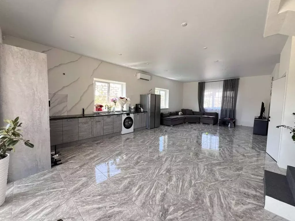 Дом в Крым, Сакский район, с. Уютное, Прибой СПК ул. Малиновая, 18 ... - Фото 1