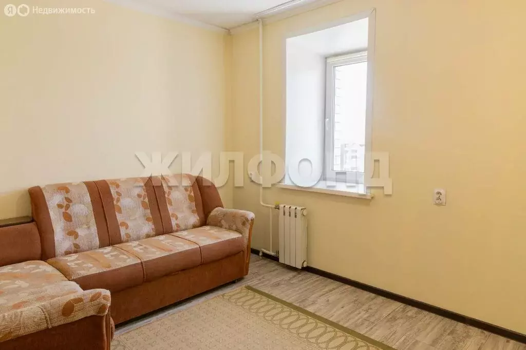 3-комнатная квартира: Барнаул, улица Малахова, 87Б (57.2 м) - Фото 1