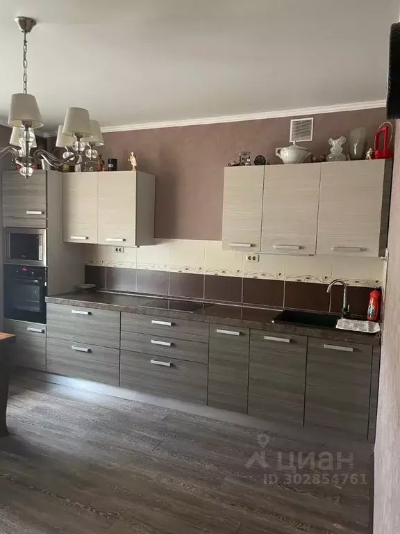 3-к кв. Пензенская область, Пенза ул. Космодемьянской, 5 (70.0 м) - Фото 0