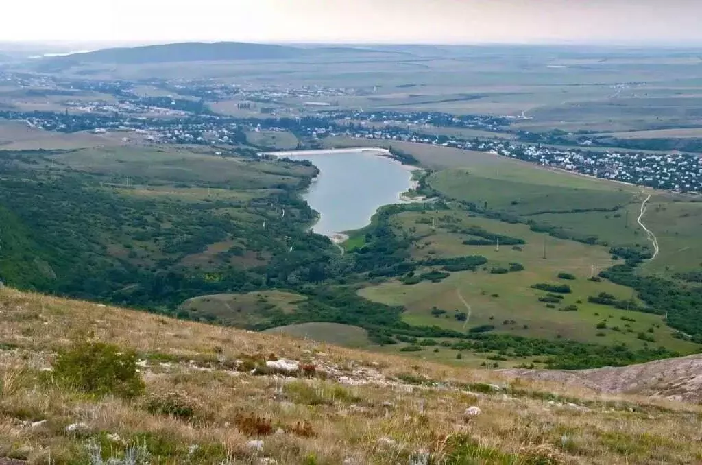 Участок в Крым, Симферопольский район, Добровское с/пос, с. Мраморное ... - Фото 1