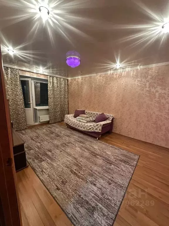 1-к кв. Челябинская область, Усть-Катав 2-й мкр, 11 (45.0 м) - Фото 1