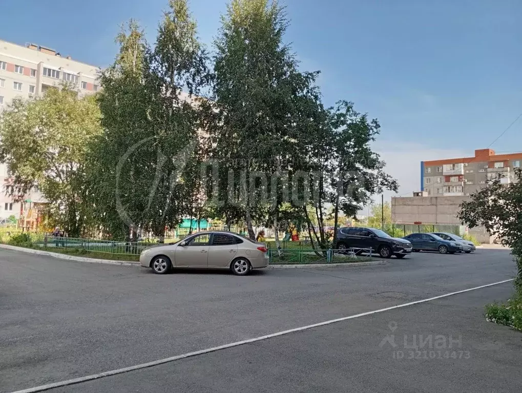 1-к кв. Курганская область, Курган Заозерный жилрайон, 7-й мкр, 18А ... - Фото 1