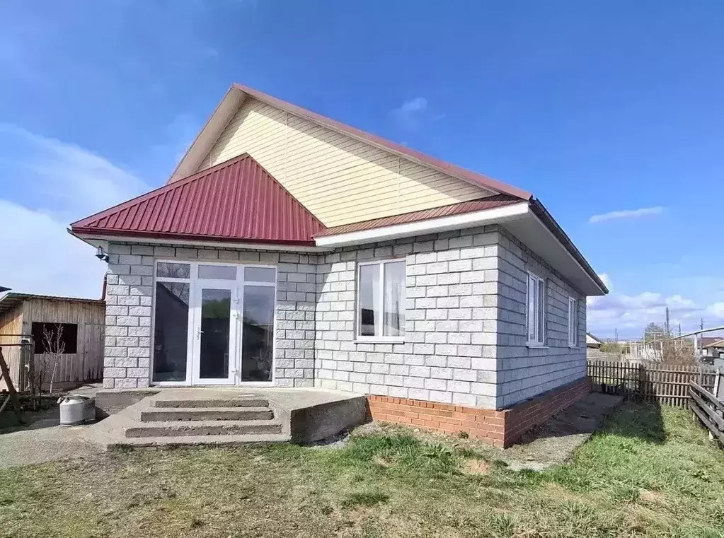 Дом в Челябинская область, Касли ул. Кирова, 4 (114 м) - Фото 1