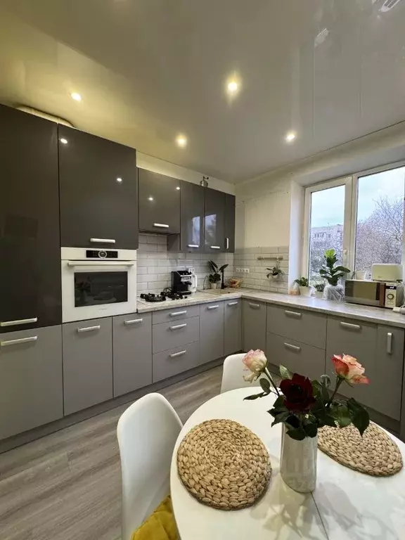 3-к кв. Калининградская область, Калининград Танковая ул., 9 (82.0 м) - Фото 1