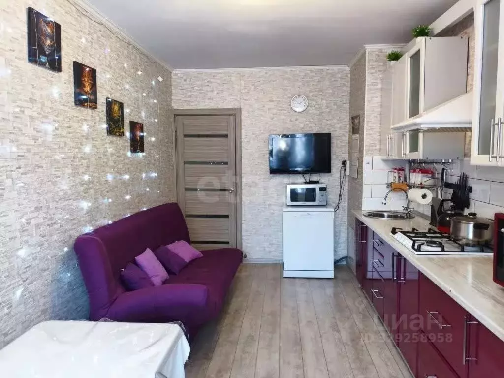 3-к кв. Саратовская область, Энгельс ул. Тельмана, 170 (90.0 м) - Фото 1