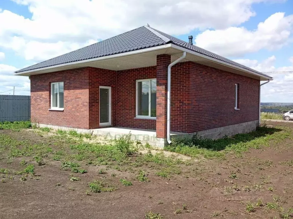 Дом в Белгородская область, Старооскольский городской округ, с. ... - Фото 0