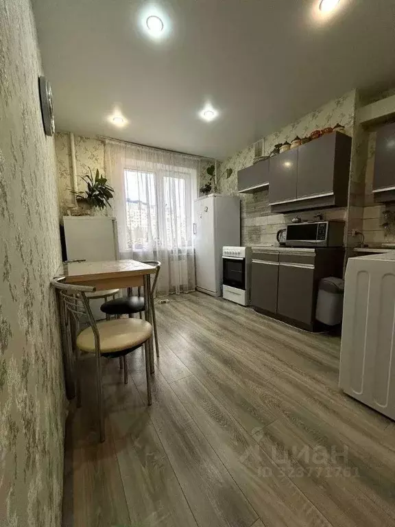 3-к кв. Самарская область, Самара Демократическая ул., 13 (65.6 м) - Фото 0