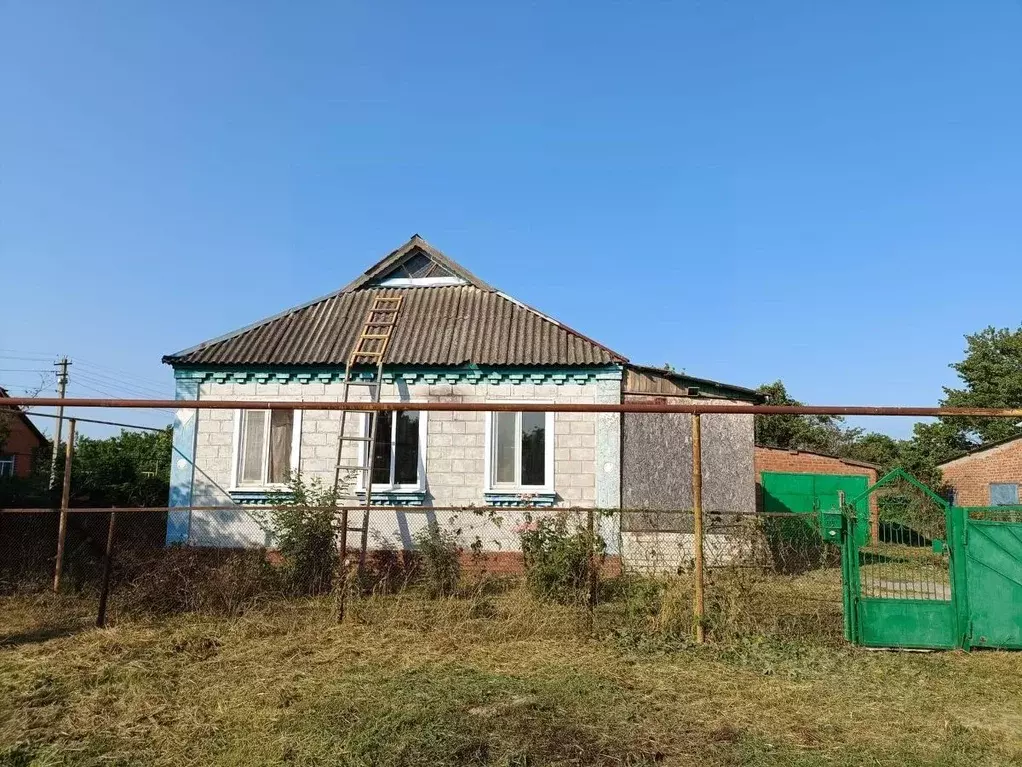 Дом в Краснодарский край, Красноармейский район, Старонижестеблиевская ... - Фото 0