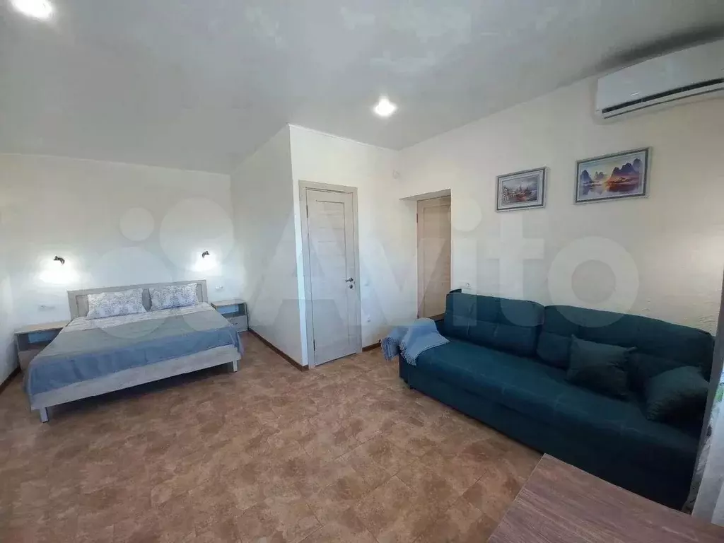 Комната 44 м в 4-к., 1/3 эт. - Фото 0