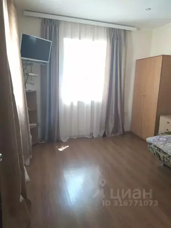 2-к кв. Крым, Евпатория ул. 13 Ноября, 7 (50.0 м) - Фото 0