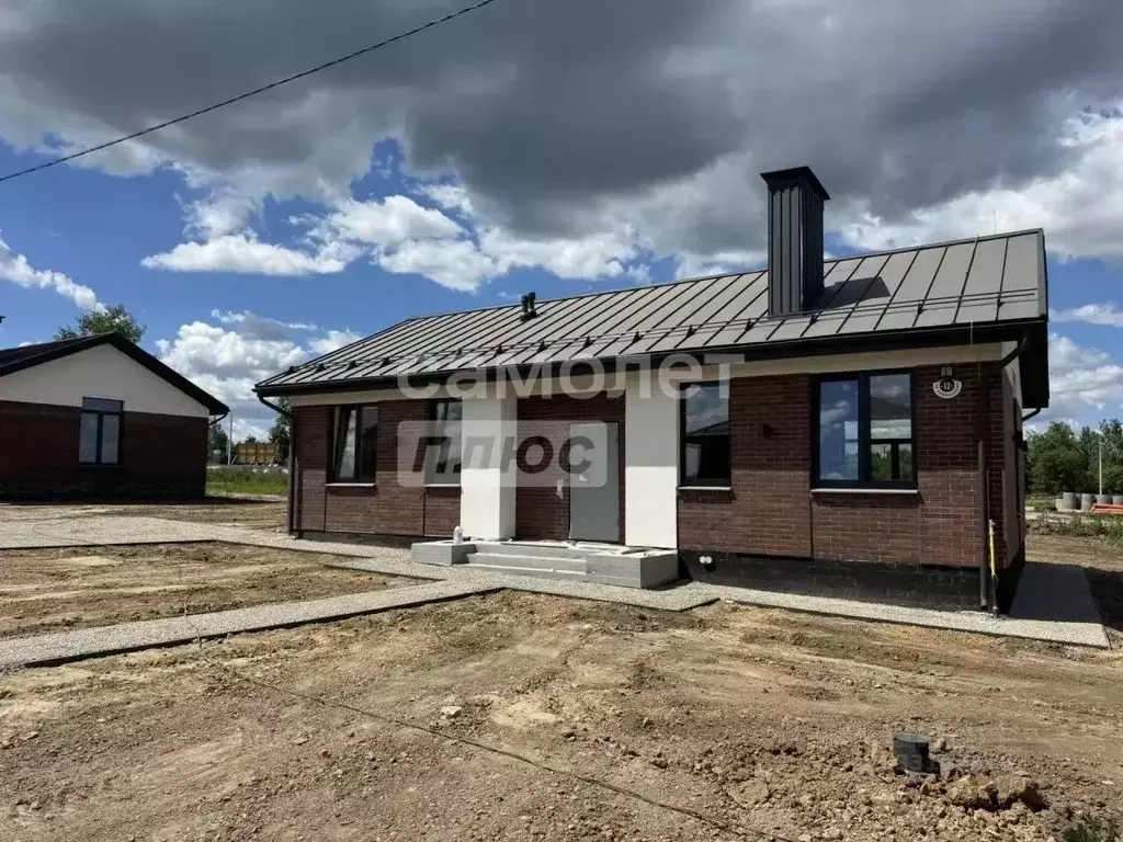 Дом в Курская область, Курский район, Нижнемедведицкий сельсовет, д. ... - Фото 1