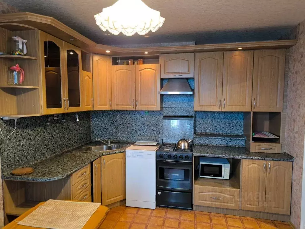 3-к кв. Псковская область, Псков ул. Байкова, 13 (85.6 м) - Фото 2