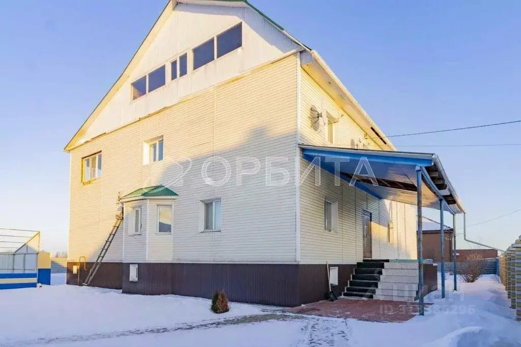 Дом в Тюменская область, Тюмень Зайкова мкр, ул. Ахматовой, 39 (497 м) - Фото 0