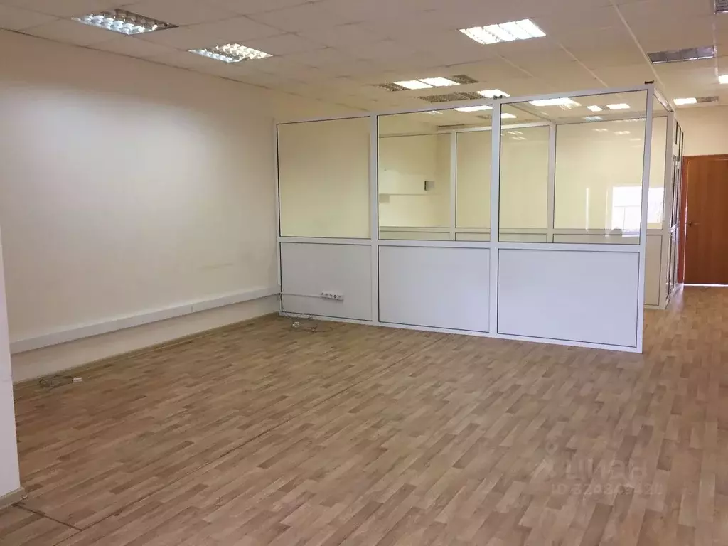 Помещение свободного назначения в Свердловская область, Екатеринбург ... - Фото 1