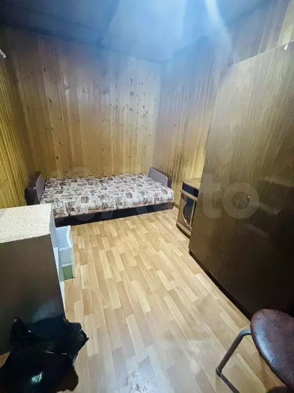 Комната 12 м в 3-к., 1/1 эт. - Фото 0