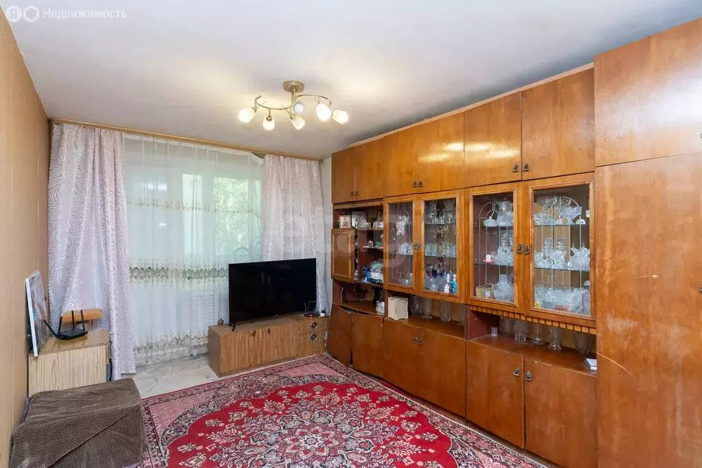 2-комнатная квартира: Тюмень, улица Александра Логунова, 6 (50.8 м) - Фото 1
