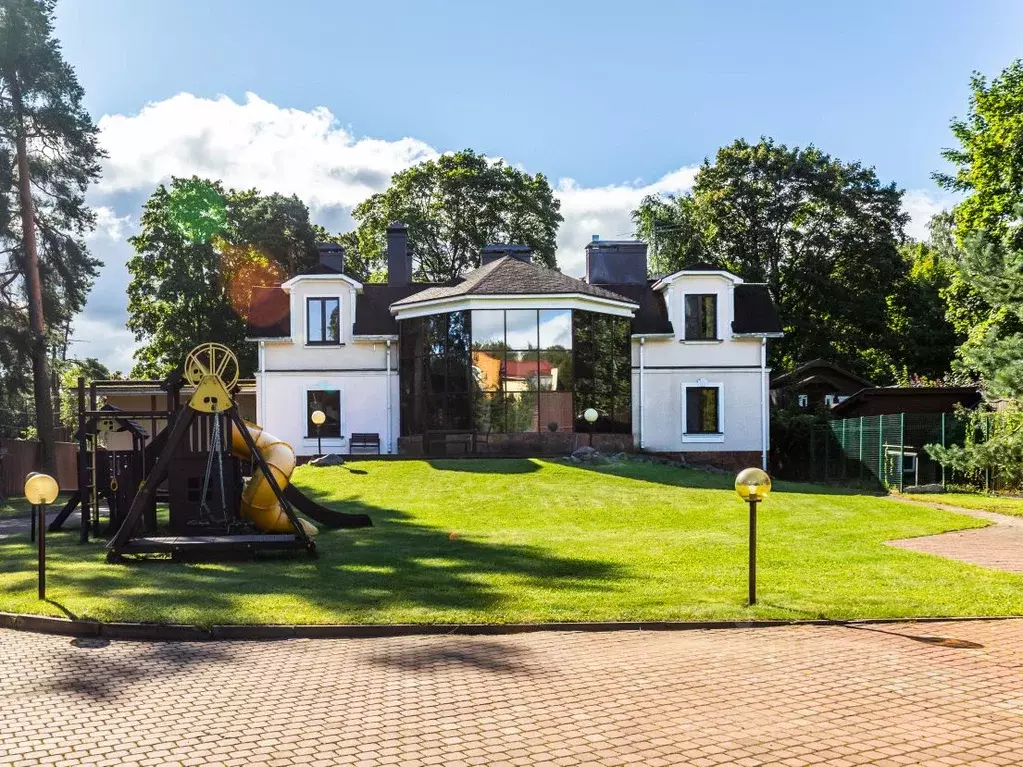 Дом в Санкт-Петербург ул. Корякова, 32 (720 м) - Фото 1