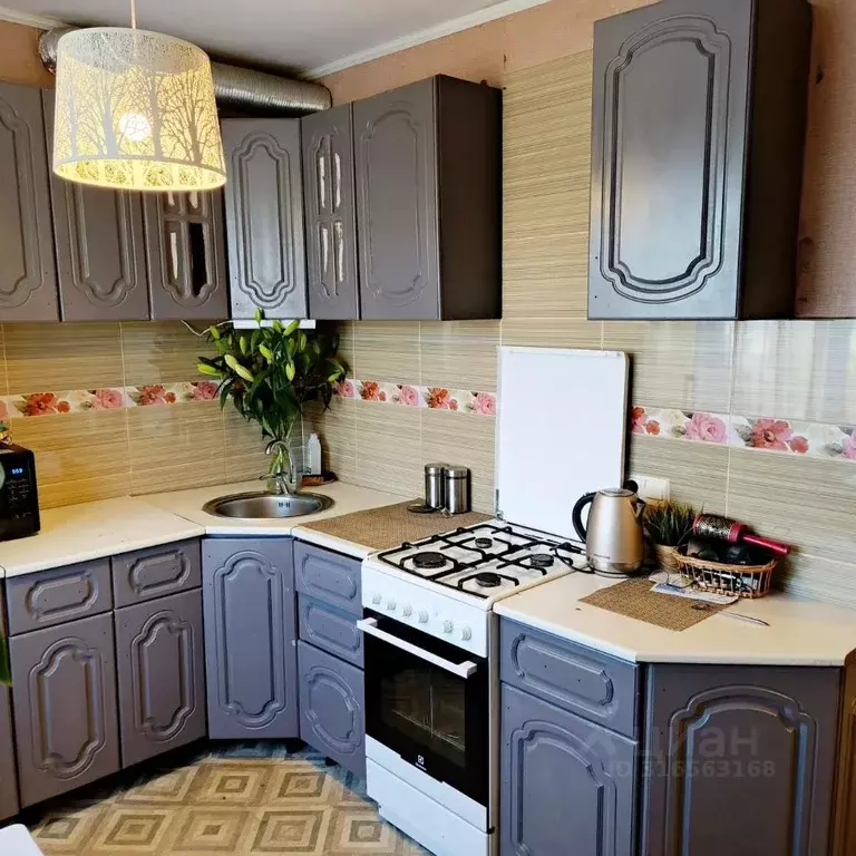 3-к кв. Волгоградская область, Волгоград ул. Таращанцев, 48 (59.0 м) - Фото 0