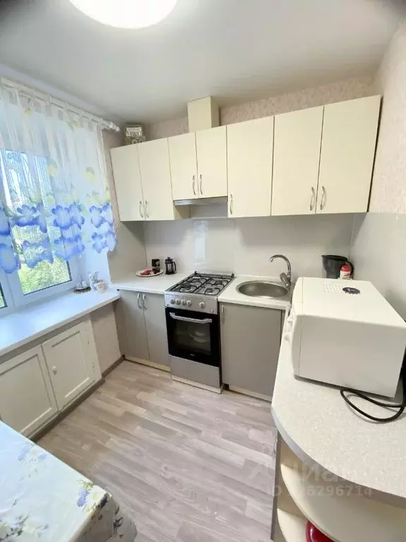 3-к кв. Вологодская область, Череповец ул. Краснодонцев, 82 (62.0 м) - Фото 1