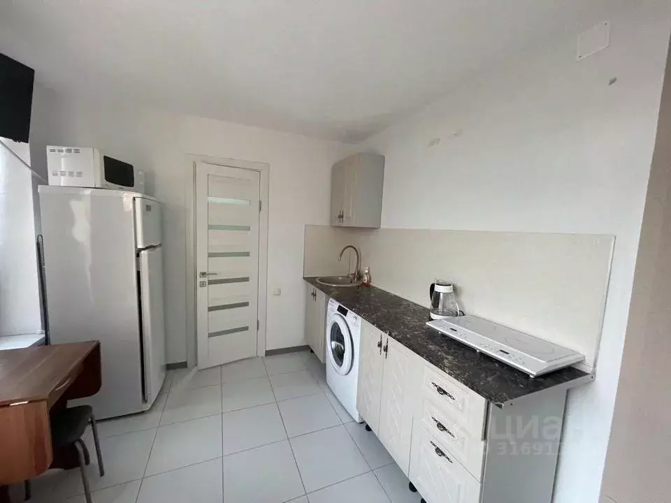 2-к кв. Краснодарский край, Геленджик ул. Розы Люксембург, 45А (30.0 ... - Фото 1