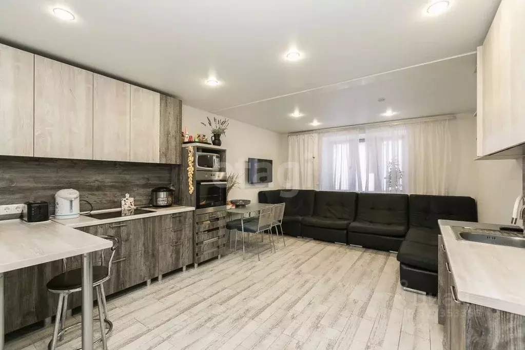 3-к кв. Тюменская область, Тюмень Кремлевская ул., 114 (105.1 м) - Фото 1