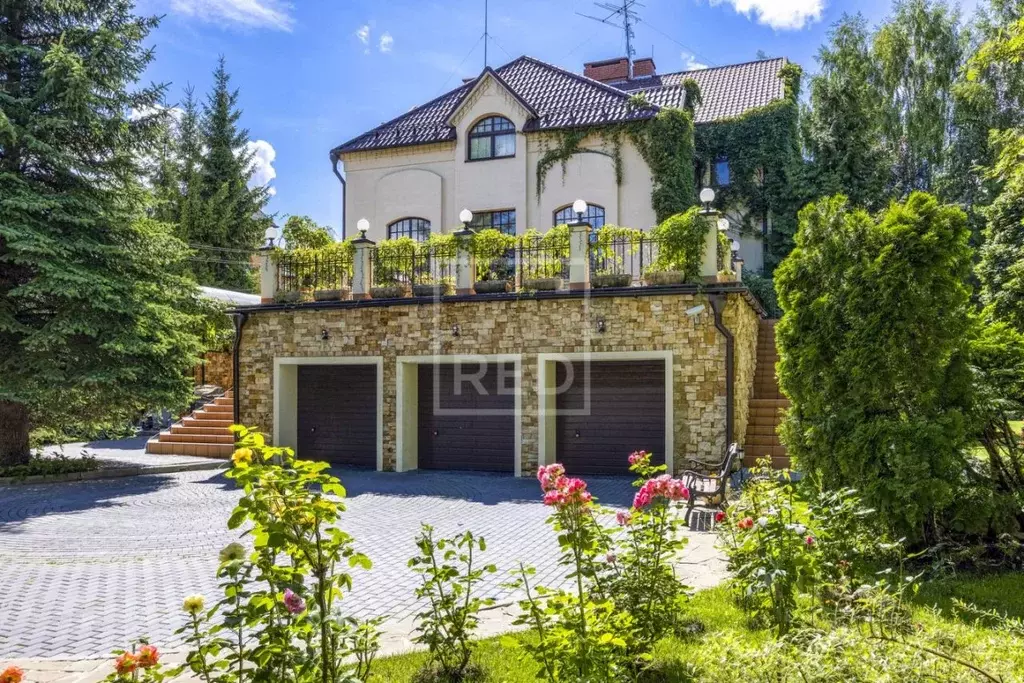 Дом в Москва ул. Академика Семенова, 97К32 (1000 м) - Фото 1