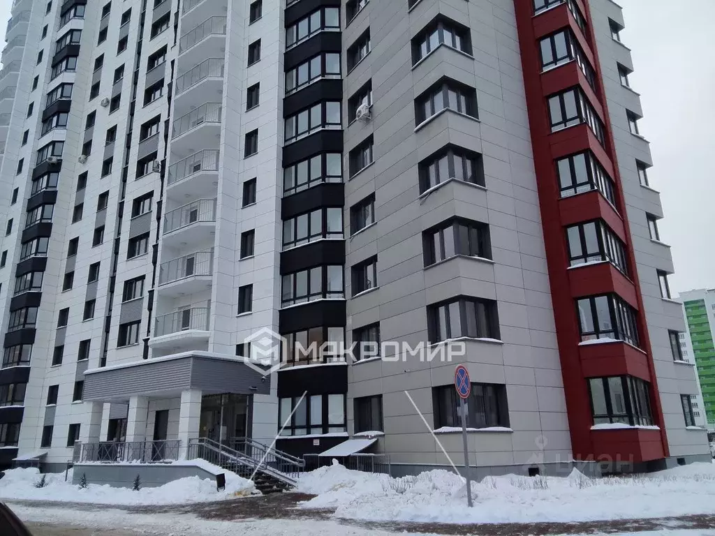 3-к кв. Брянская область, Брянск ул. Имени О.Н. Строкина, 8 (84.3 м) - Фото 1