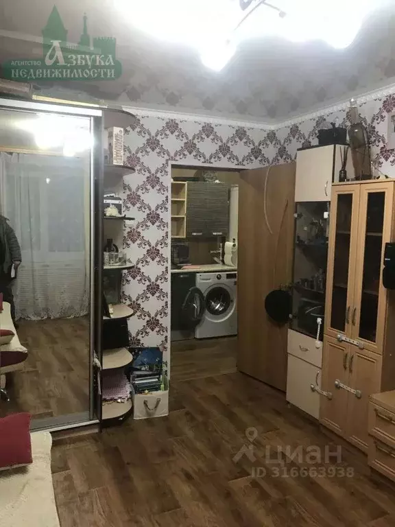 2-к кв. Смоленская область, Смоленск ул. Попова, 100 (37.0 м) - Фото 1