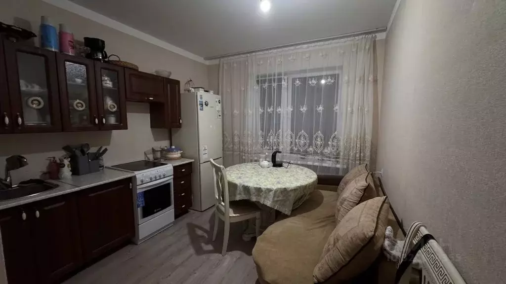 2-к кв. Карачаево-Черкесия, Черкесск ул. Свободы, 62Ф (55.7 м) - Фото 1